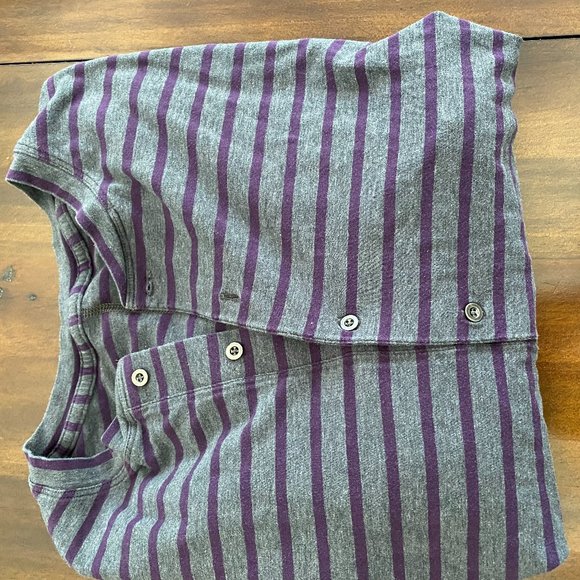 LuluLemon Longsleeve shirt size Medium - Picture 1 of 3